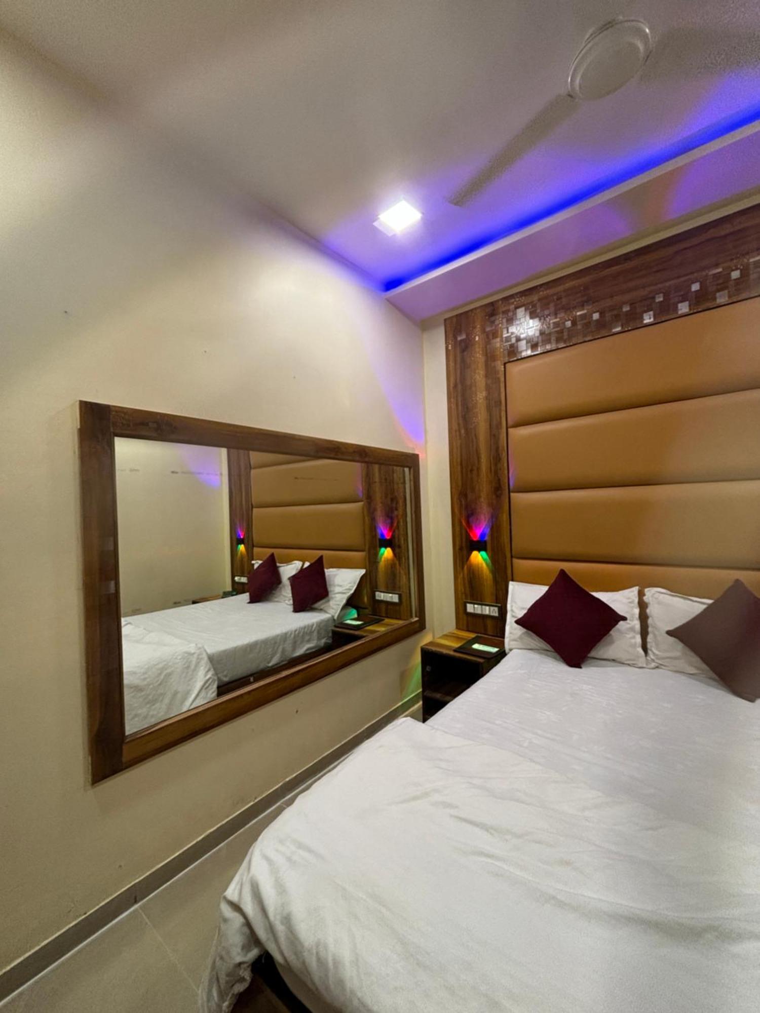 Hotel Blue Wellington - Near Mumbai Airport Exterior foto