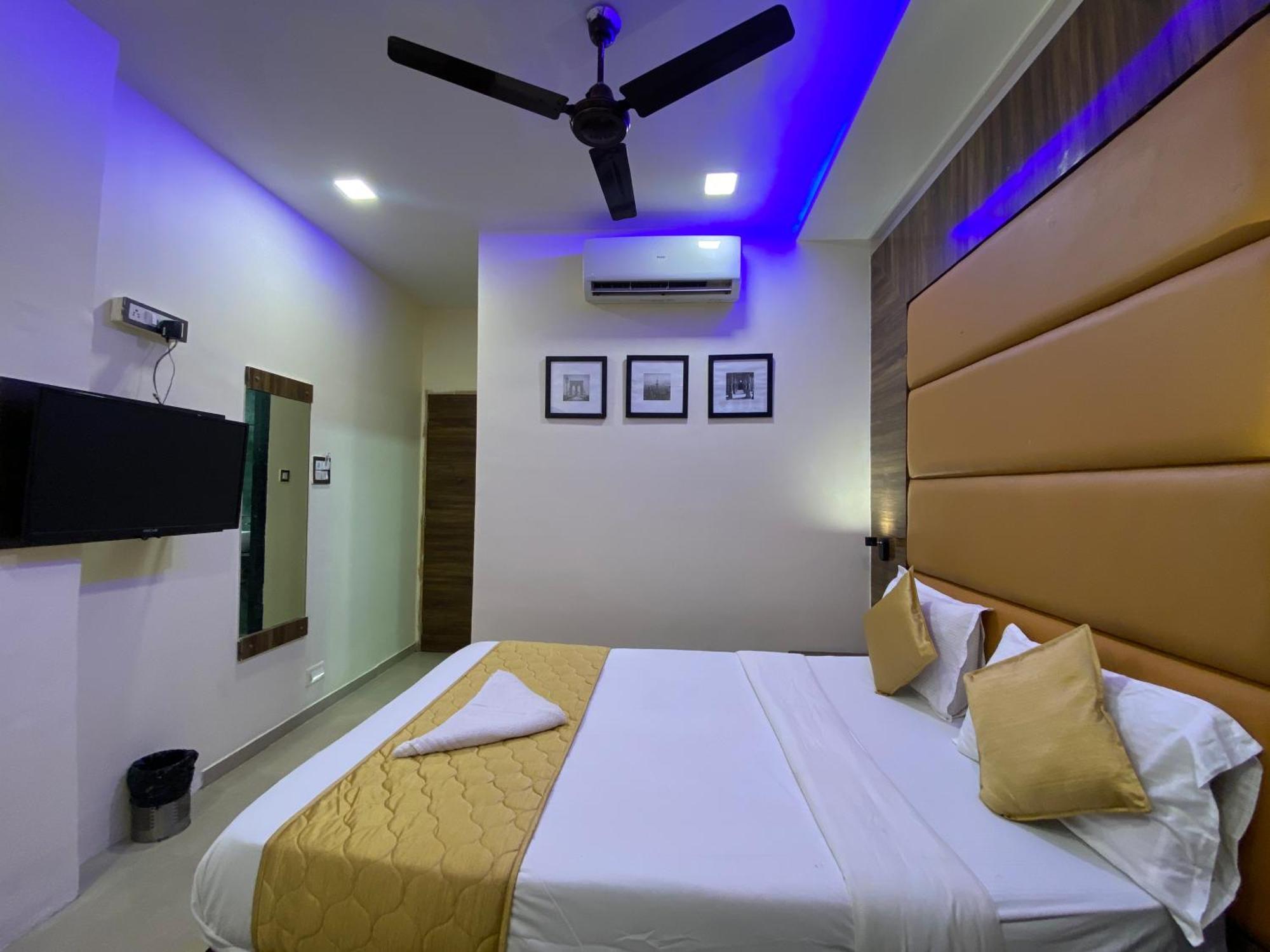 Hotel Blue Wellington - Near Mumbai Airport Habitación foto