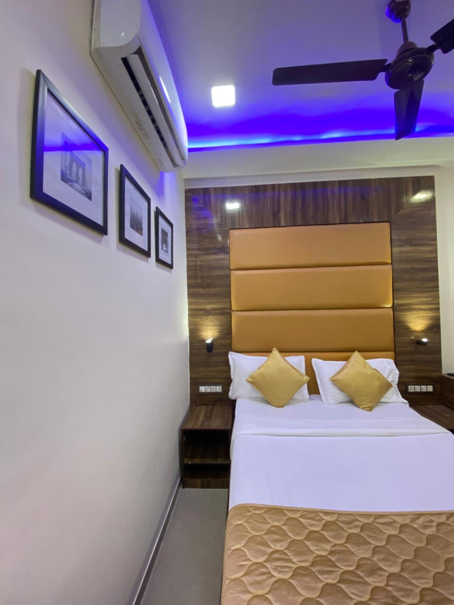 Hotel Blue Wellington - Near Mumbai Airport Exterior foto